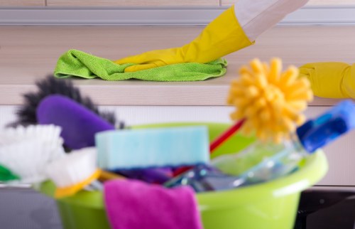 Preparing a London tenancy clean and requesting a quotation