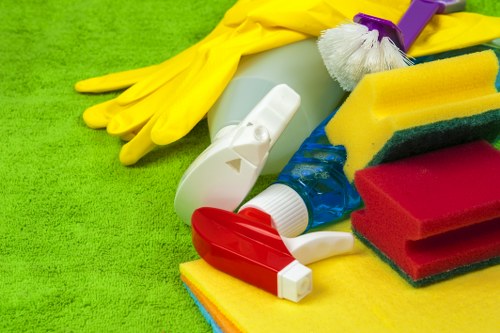 Deep cleaning of a London kitchen during tenancy cleaning