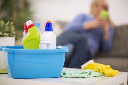End of tenancy cleaning in a London apartment