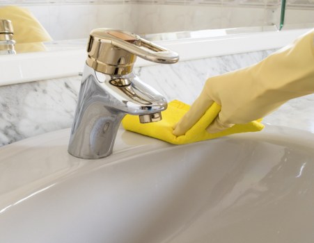 Supplier audit checklist and contract compliance review